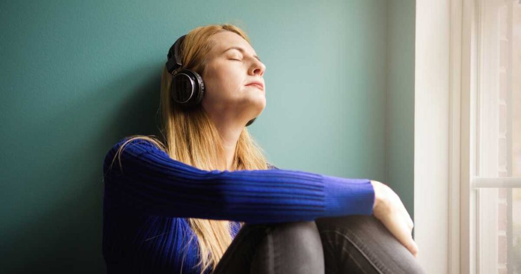 sound therapy is one of the natural remedies for tinnitus