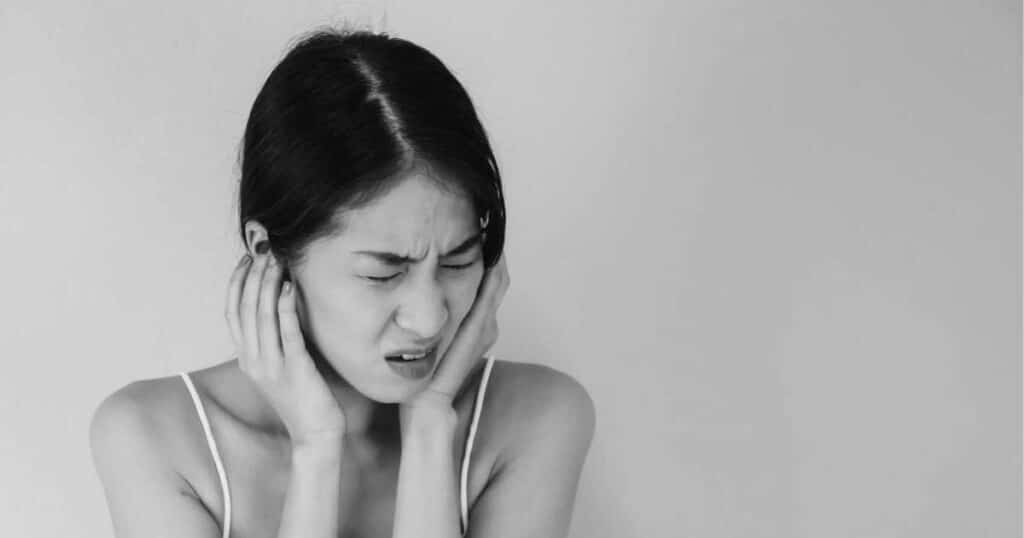 woman with tinnitus and hyperacusis